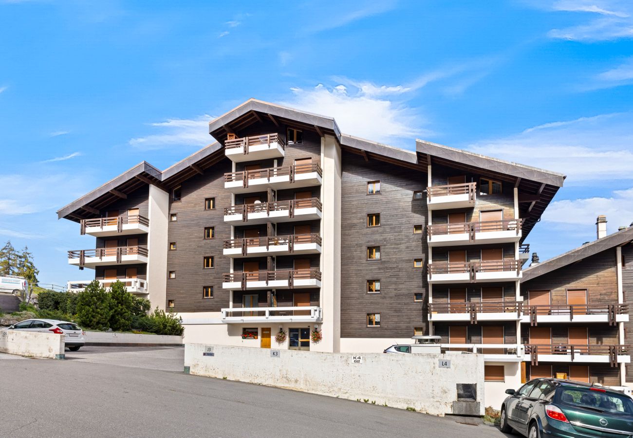 Apartment in Haute-Nendaz - Les Hauts-de-Nendaz B O3 - 4 pers - ski in&out