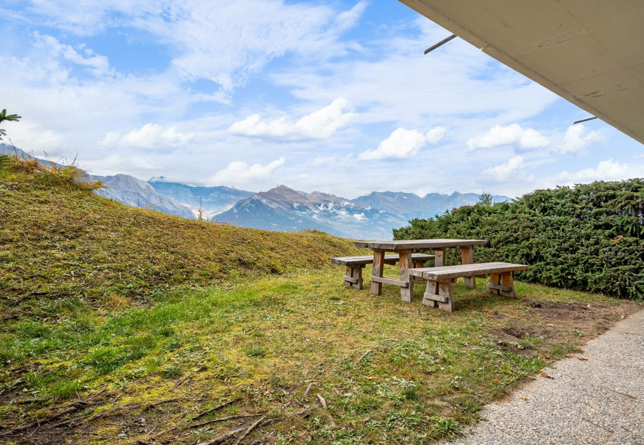 Apartment in Haute-Nendaz - Les Hauts-de-Nendaz B O3 - 4 pers - ski in&out